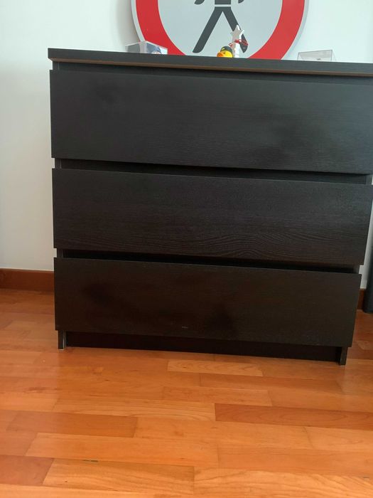 Cómoda Moderna 3 Gavetas – Excelente Estado | 70€