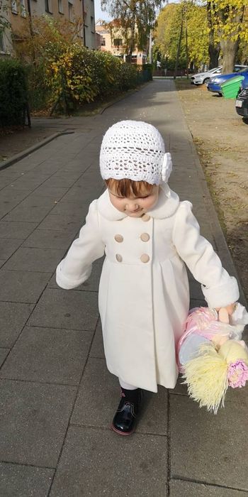 Plaszczyk bialo kremowy z USA 92