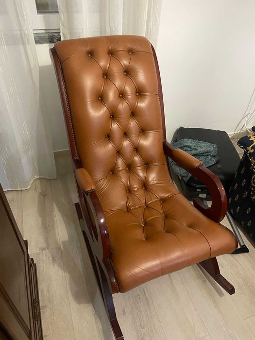 Cadeira Baloiço em Pele