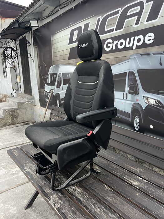 Сидіння Iveco Daily праве 2023р