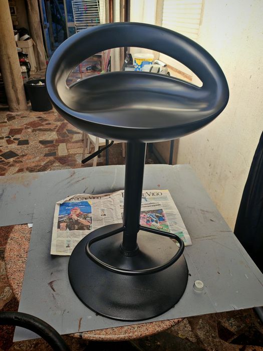 5 bancos altos , estilo bar