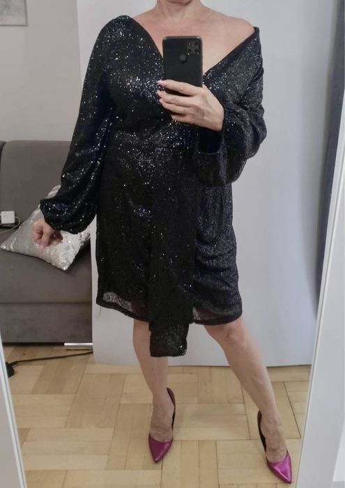 Piękna czarna brokatowa mini sukienka 44/46