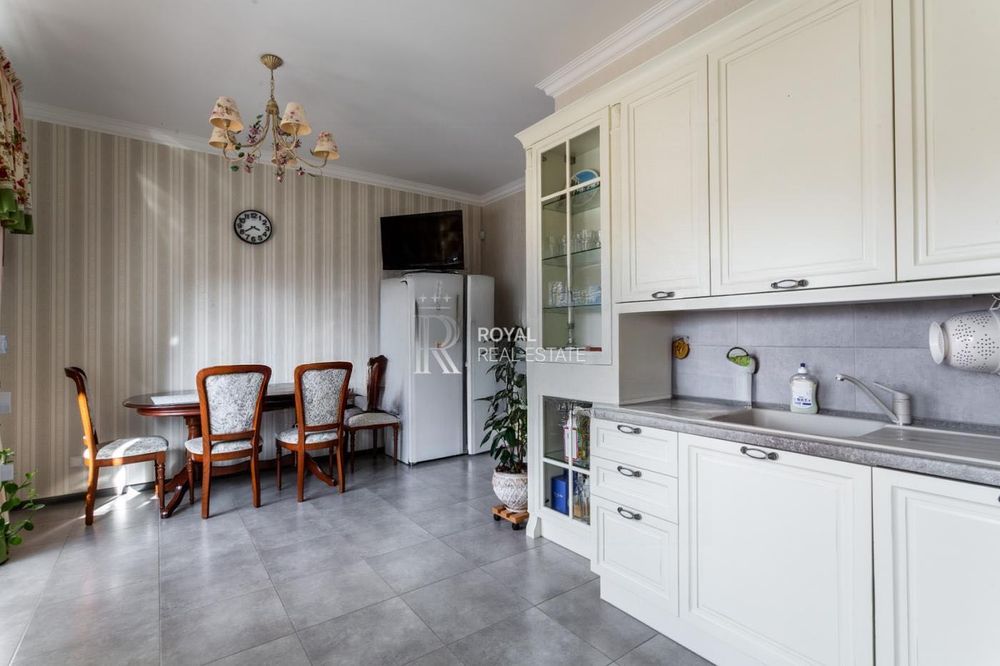 Продаж Квартири 3к 130м2 ЖК Панорама на Печерську Укриття Генератор