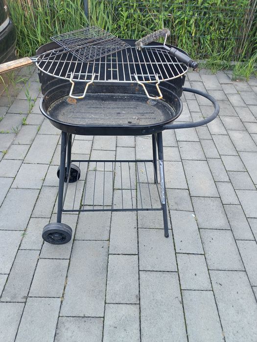 Grill ogrodowy .