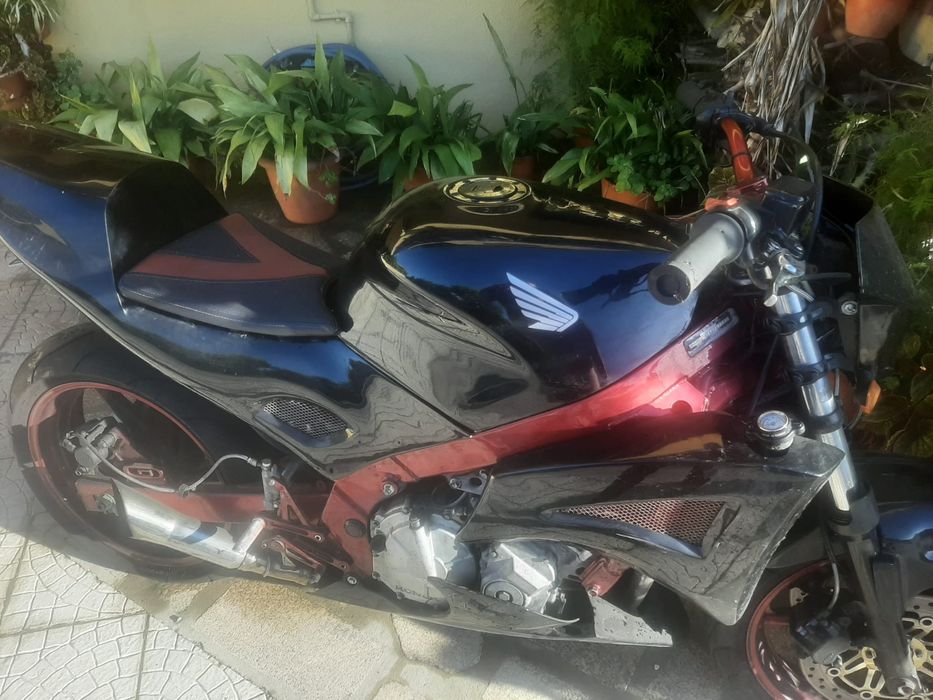 Vendo mota cbr honda