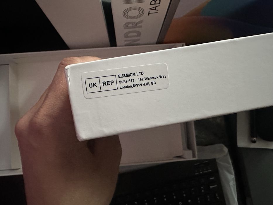 Планшет новий привезений з Велике Британія