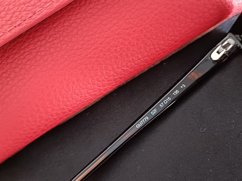 Óculos de sol Guess