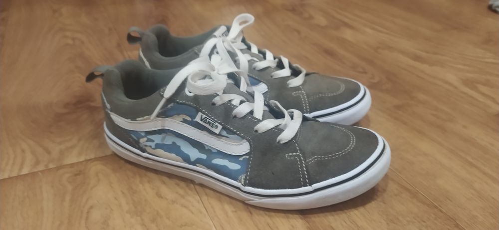 Серые кроссовки Vans