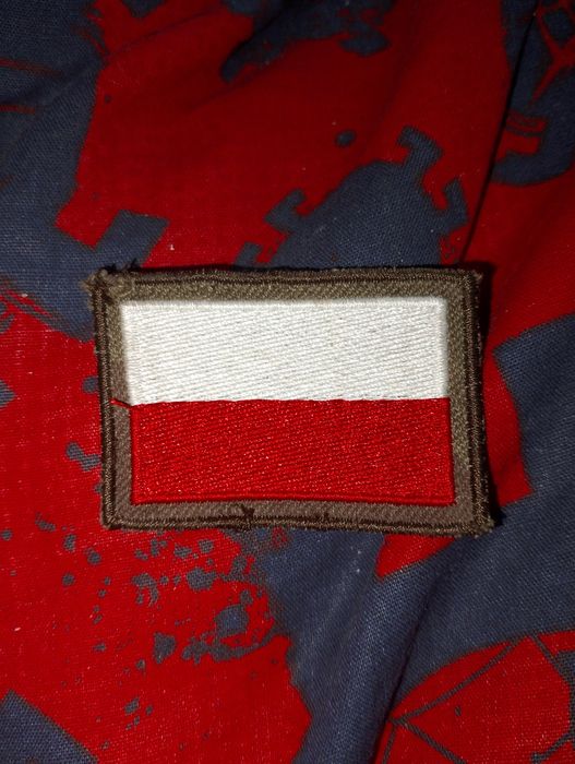 Flaga Polski jest to wojskowa naszywka