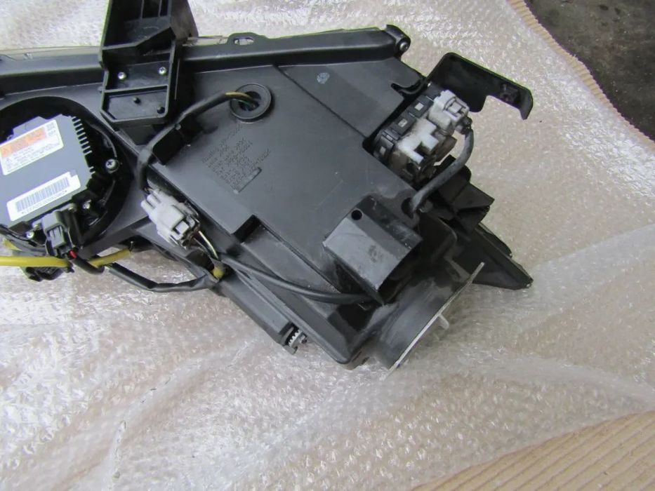 Farol (otica ) Mazda 6 ano 2010 , xenon lado ESQUERDO (ver descrição)