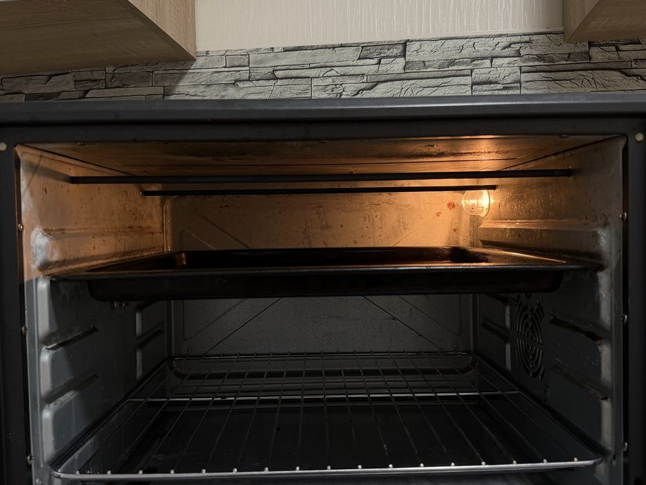 Электродуховка Liberton LEO-651 Graphite — 65 л
