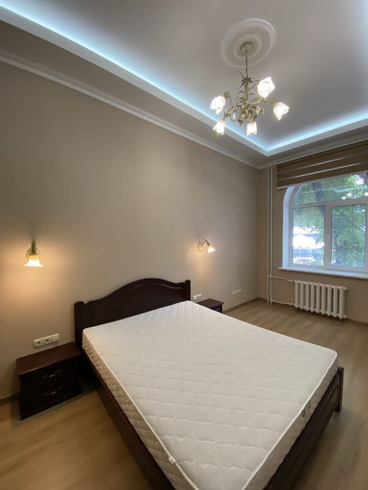 Продаж класичноі 3х сталінки з ремонтом  в Центрі