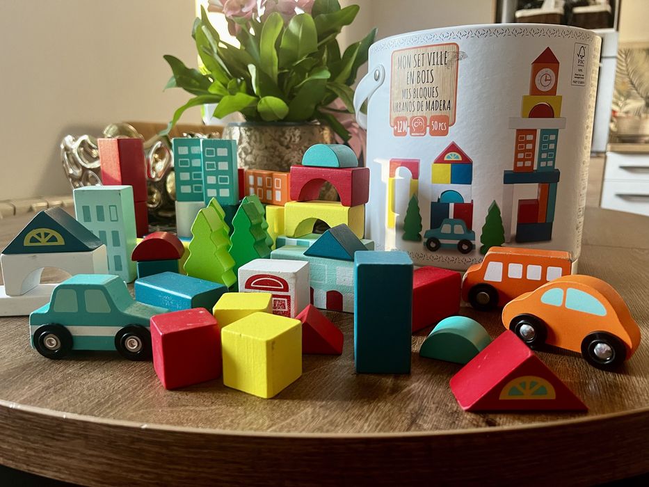 Miasto- Zestaw klockow drewnianych