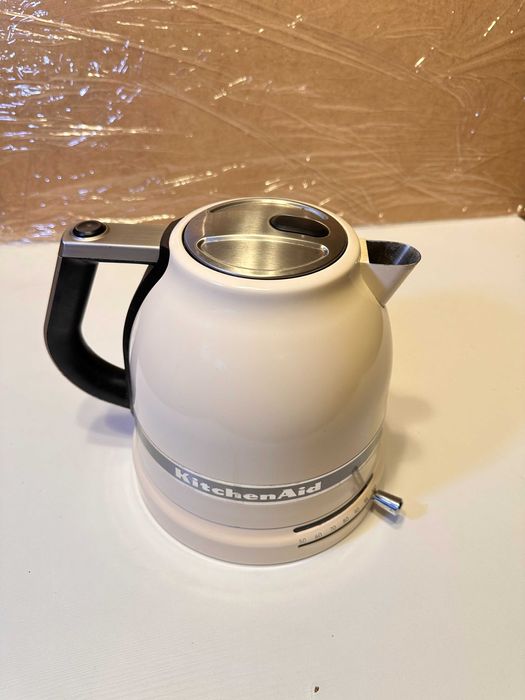 Czajnik KitchenAid Artisan 1.5 L kremowy
