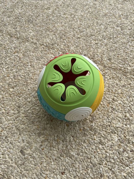 Bola sensorial Clementoni dos 6 aos 36 meses