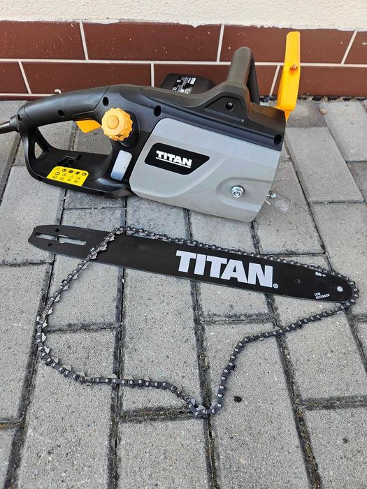 Pilarka elektryczna Titan TTL758CHN 2000 W 40cm