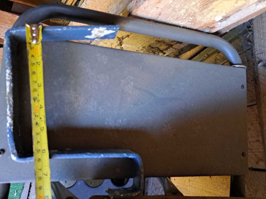 Solidne metalowe haki do doniczek balkonowych