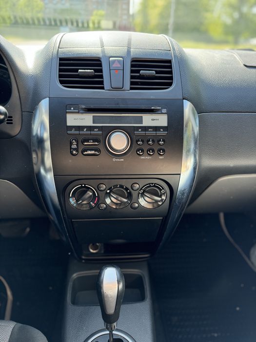 Автомобіль Suzuki sx 4 2011