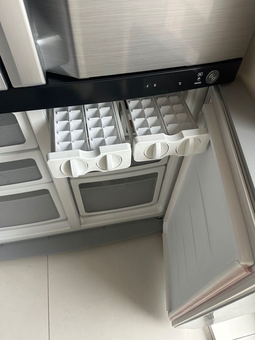 Sharp холодильник