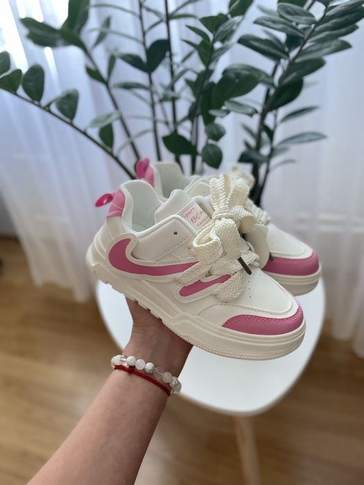 Стильні кеди на дівчинку