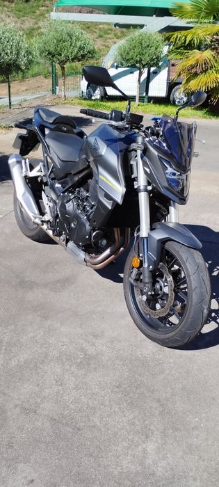 Hornet 750 com 2.300km