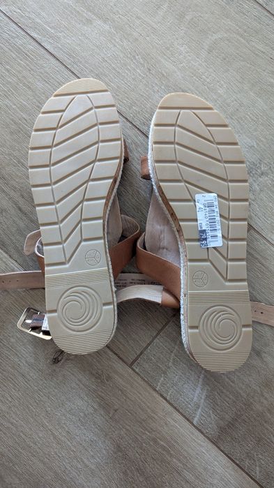 Босоніжки, шкіряні сандалі