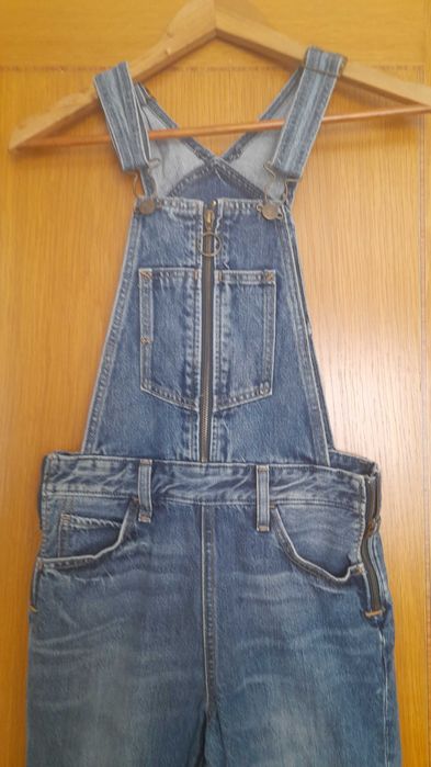 Jardineiras da Levi's