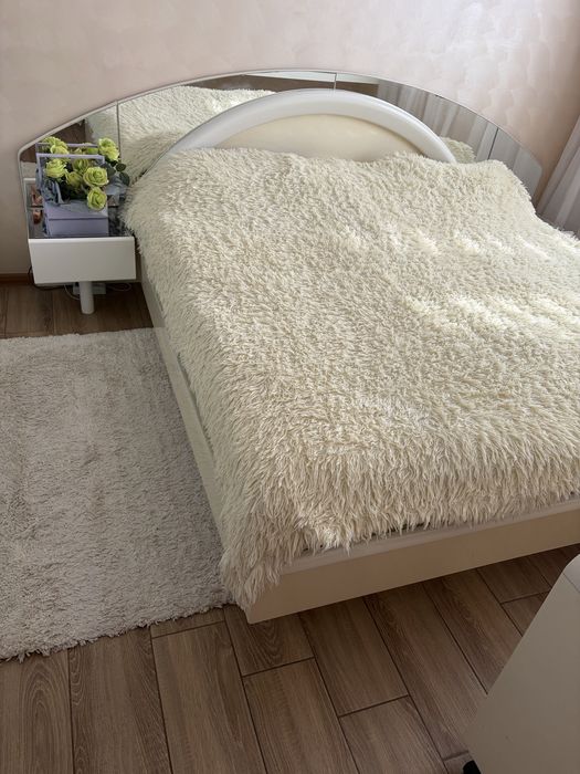 Продам итальянский спальный гарнитур