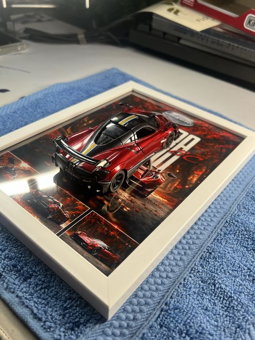 Картина з моделью авто (Pagani Huayra BC)