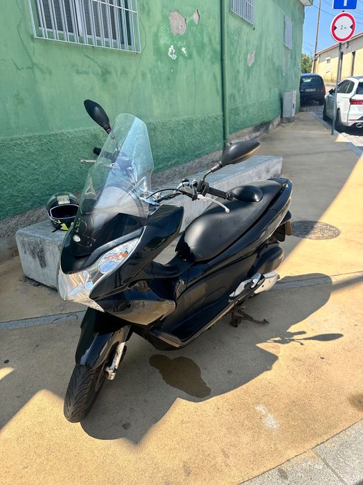 Honda PCX 125 2013 Preta – Automática – Económica