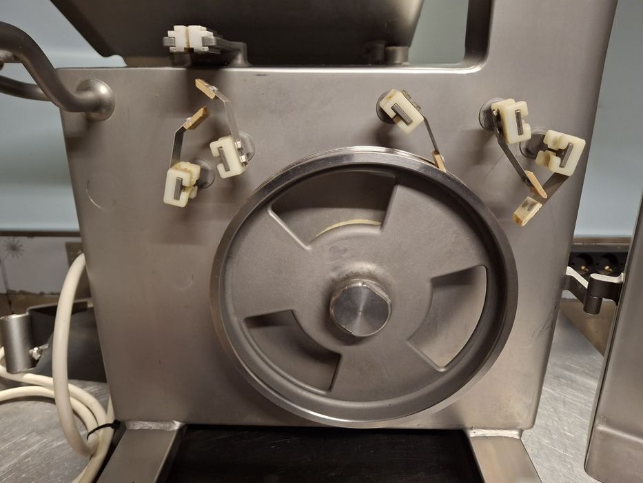 KOLBE K220 piła taśmowa do mięsa