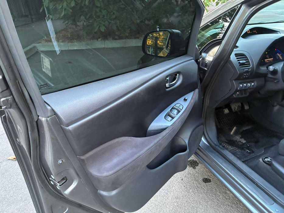 Nissan Leaf 2015 продам