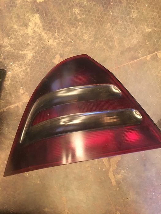 Mercedes C 203 lampa tył dymione