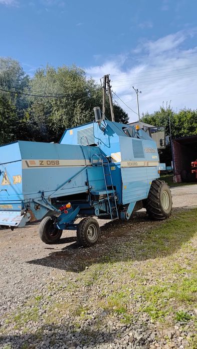 Kombajn zbożowy BIZON REKORD Z058