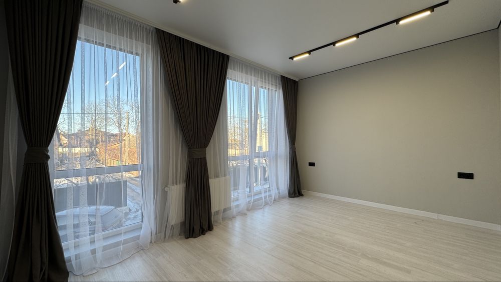 Без комісії таунхаус з ремонтом