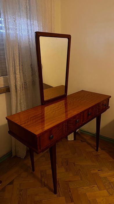 Cómoda mais tocador