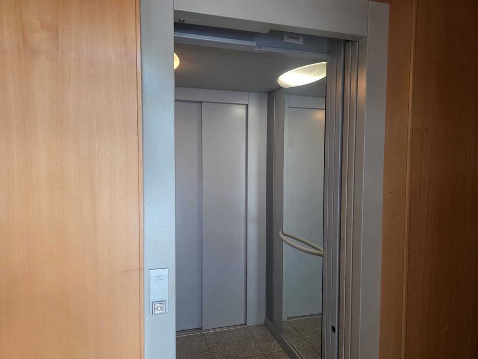 Apartamento T2 com Box e Varandas