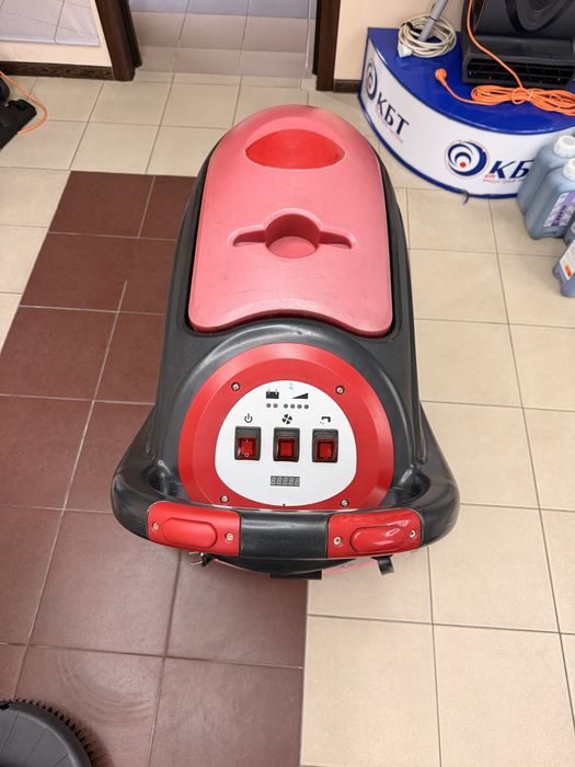 Підлогомийна машина Nilfisk Viper Karcher