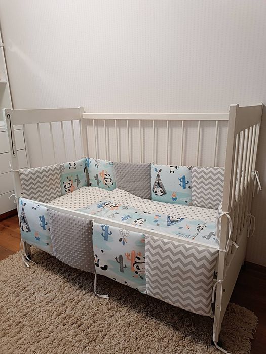 ліжко дитяче з повним комплектом(матрас, бортики, одіяло, подушечка)