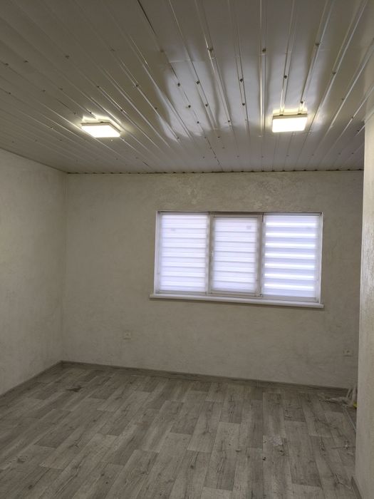 Оренда Магазину другий поверх частина першого