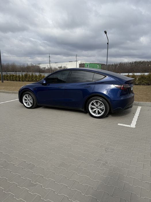 Продам Tesla Y 2021-  62т.км