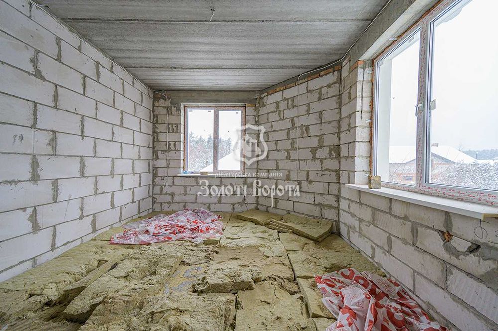 Будинок, 3 поверхи, ділянка — 14 соток. м. Обухів, Обухівський район