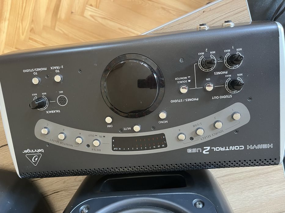 Kontroler studyjny Behringer Control 2 usb