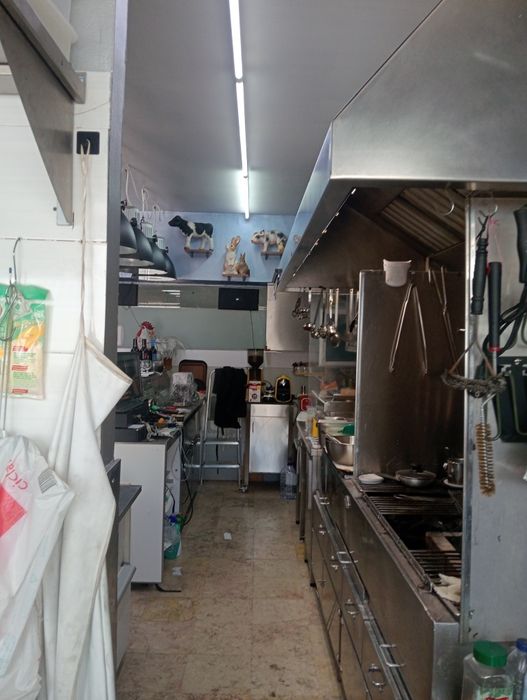 Trespasse churrasqueira Maria Albertina Mercado Rio d Mouro renda 250€