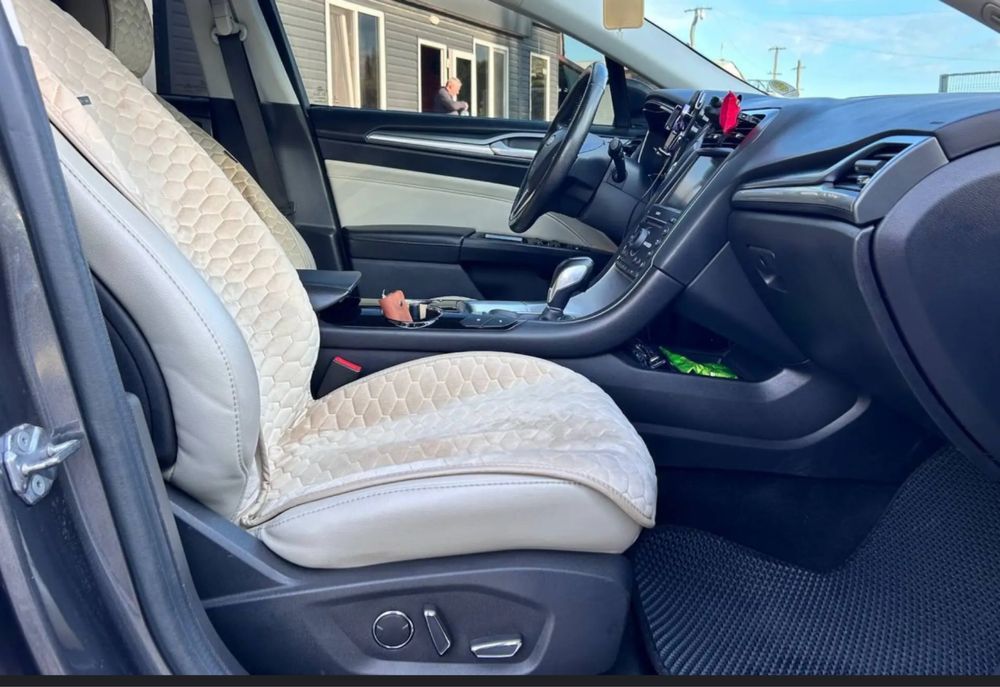 Ford Fusion plugin-hybrid TITANIUM