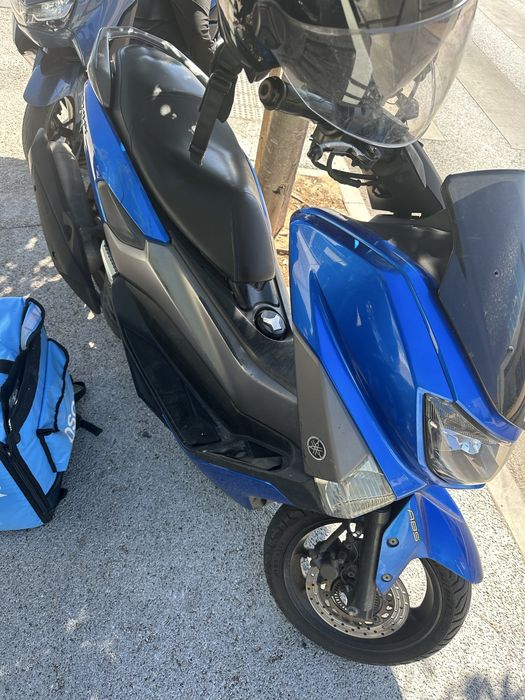 Moto nmax  yamaha