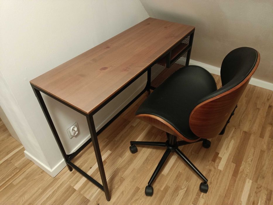 Komplet mebli: biurko, komoda i krzesło do biurka