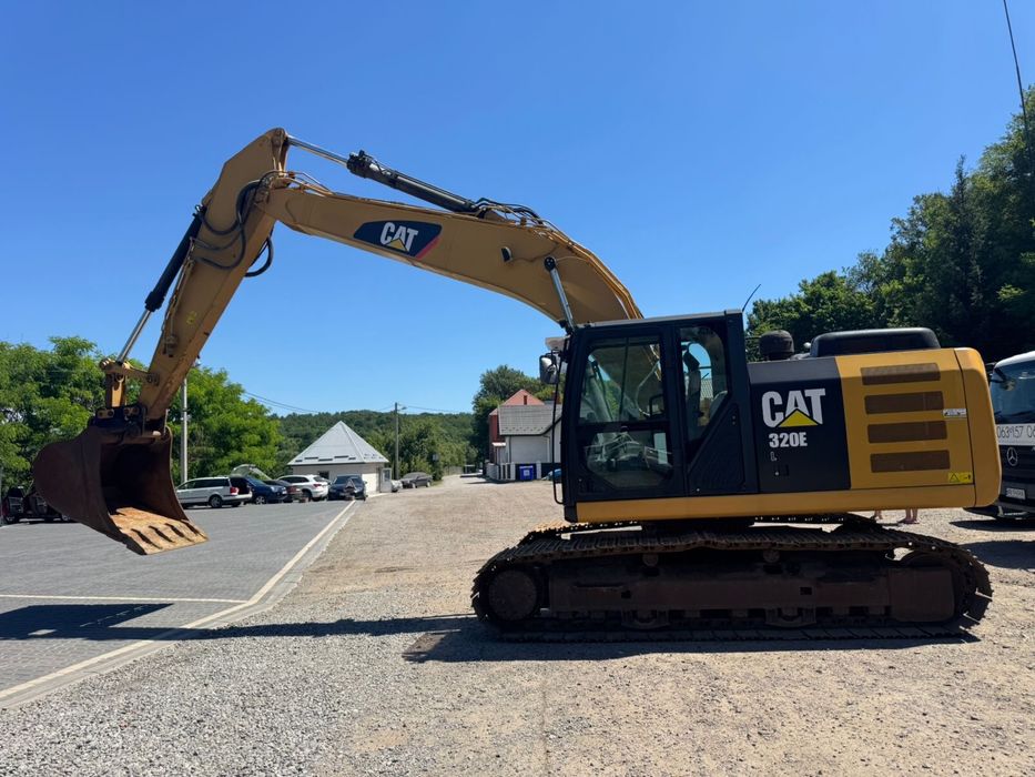 Екскаватор гусеничний Caterpillar 320E