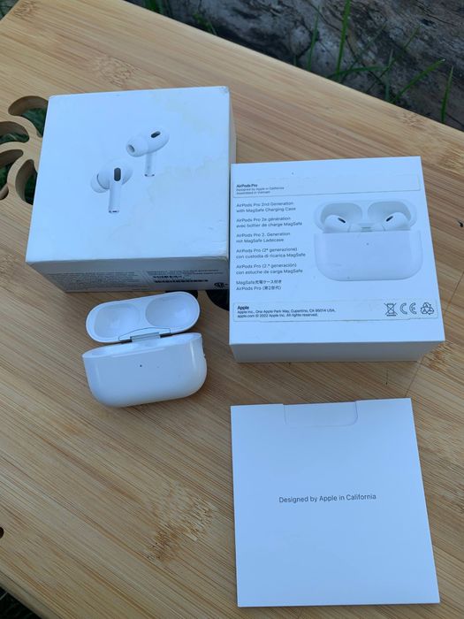 Кейс Apple AirPods Pro 2 with MagSafe Charging Case Lightning (MQD83)