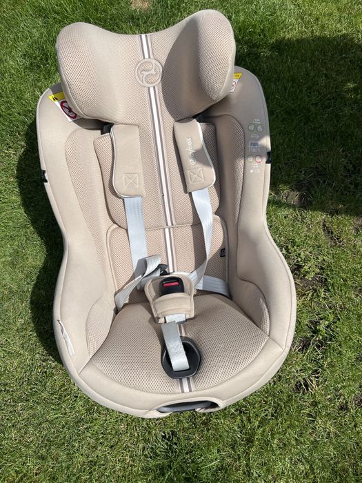 Fotelik Cybex Sirona G i-Size Plus wraz z bazą Base G
